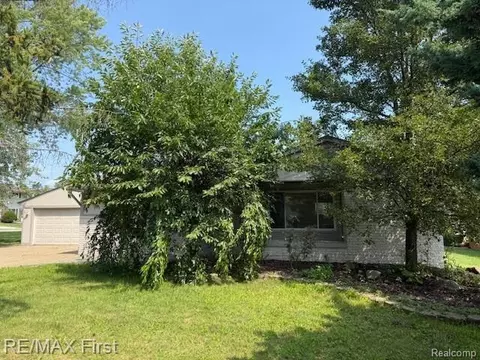 5603 Patricia Ave, Shelby Township, MI 48317