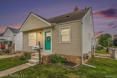 2485 Elliott Ave, Lincoln Park, MI 48146