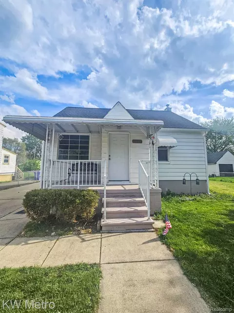 4010 Stolzenfeld Ave, Warren, MI 48091