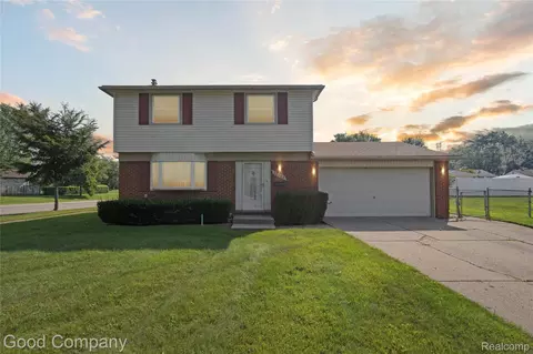 38782 Littlefield Dr, Sterling Heights, MI 48312