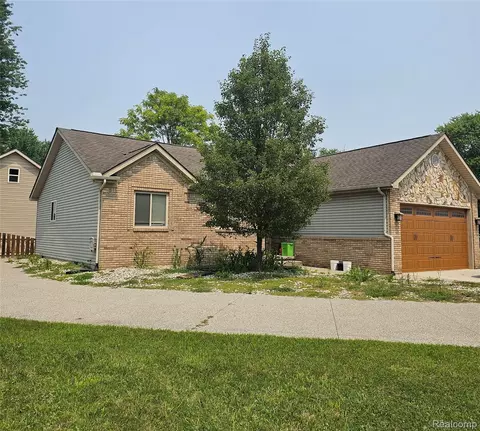 2800 Fruit St, Clay, MI 48001