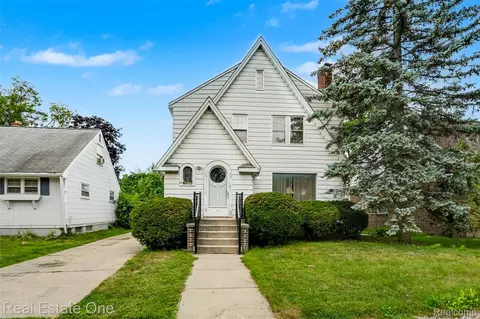 84 Chippewa Rd, Pontiac, MI 48341