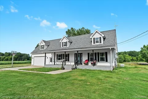 3525 Howland Rd, Almont, MI 48003