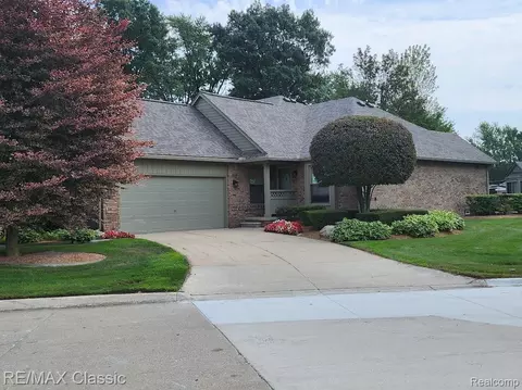4480 Bayberry Ct, Warren, MI 48092