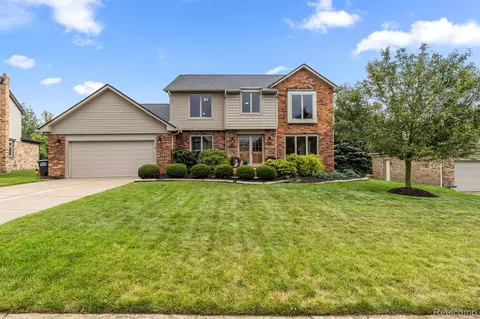 41725 Pon Meadow Ct, Northville, MI 48168
