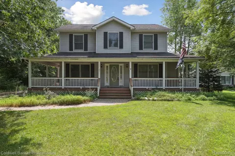 11121 Hannah Jane Dr, Handy, MI 48836