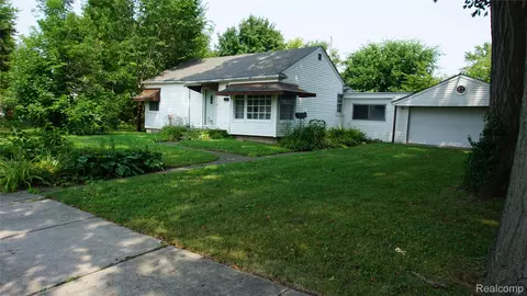 24044 Cunningham Ave, Warren, MI 48091