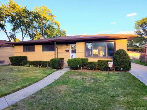 14334 Sunbury St, Livonia, MI 48154