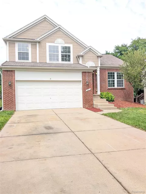 441 Otter Run Rd, Holly, MI 48442