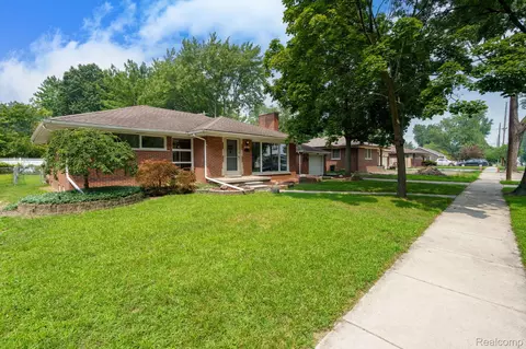 5954 Pine St, Taylor, MI 48180