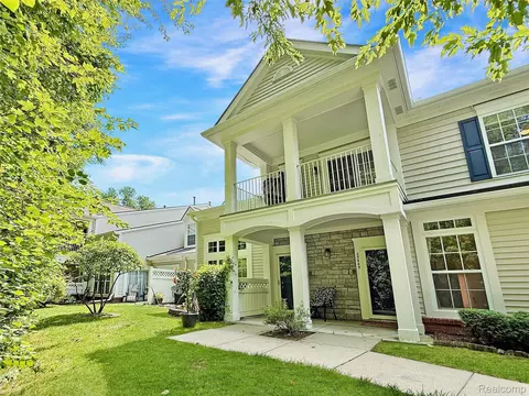 25945 Waterway Dr, Harrison, MI 48045