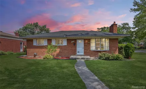 13265 Geoffry Dr, Warren, MI 48088