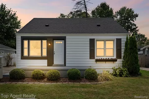 21908 Grand Lake St, Saint Clair Shores, MI 48080