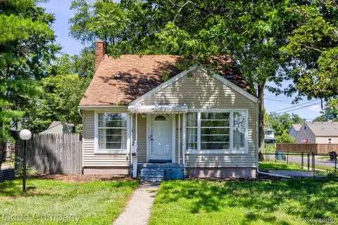 1406 W Marshall St, Ferndale, MI 48220