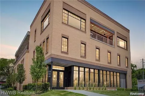 804 N Main St #2A, Rochester, MI 48307