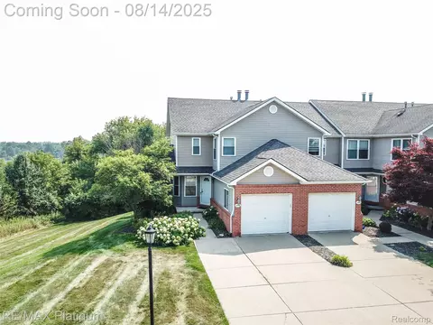 1496 Steeplechase Ct, Howell, MI 48843