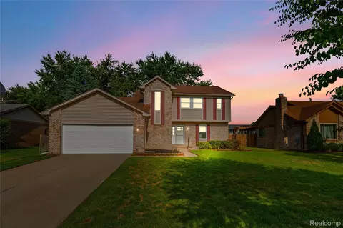 19296 Shadyside St, Livonia, MI 48152