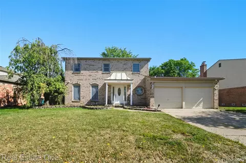 4502 Reilly Dr, Troy, MI 48085