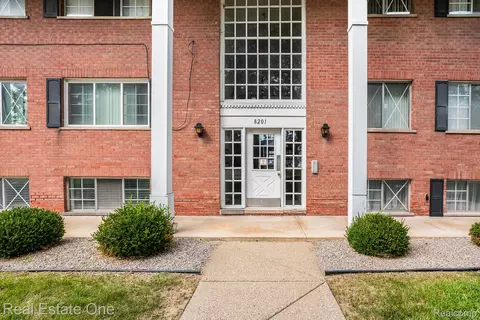 8201 Denwood Dr #1, Sterling Heights, MI 48312
