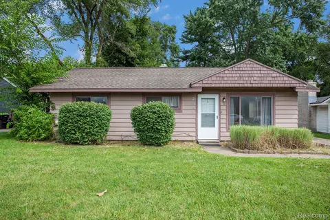 2631 E Walton Blvd, Auburn Hills, MI 48326