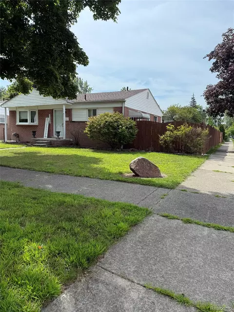 30641 Hiveley St, Westland, MI 48186
