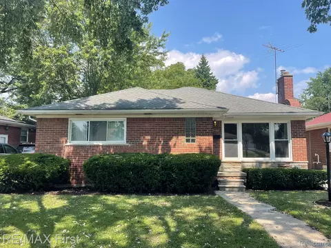 17073 Ego Ave, Eastpointe, MI 48021