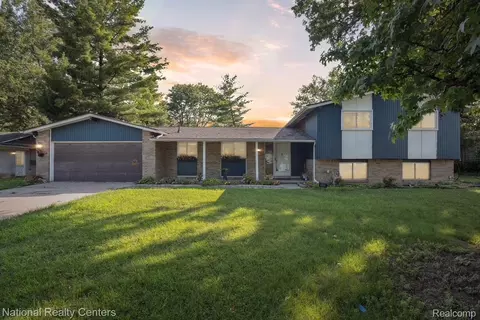 25535 Lynford St, Farmington, MI 48336