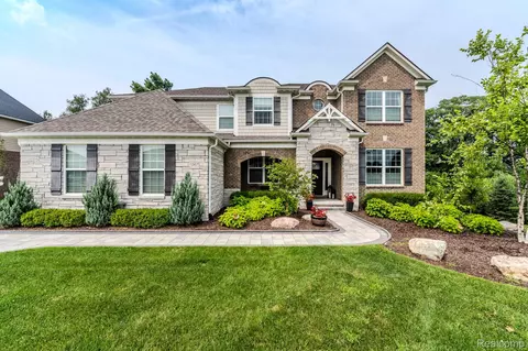 1367 Addington Ct, Lake Orion, MI 48360