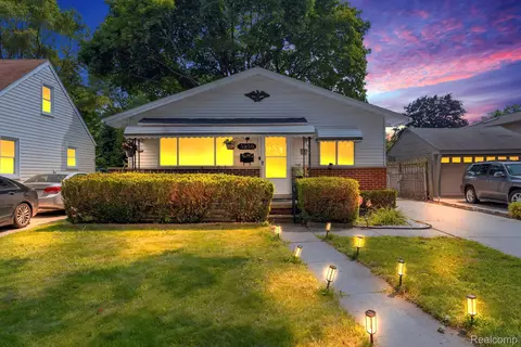 3959 Detroit St, Dearborn Heights, MI 48125