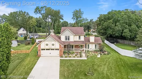 3579 Oak Meadows Ct, Commerce, MI 48382