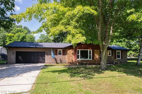 2981 Harwood Dr, Kimball, MI 48074
