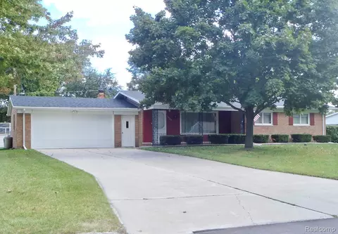 4425 Old Colony Dr, Flint, MI 48507