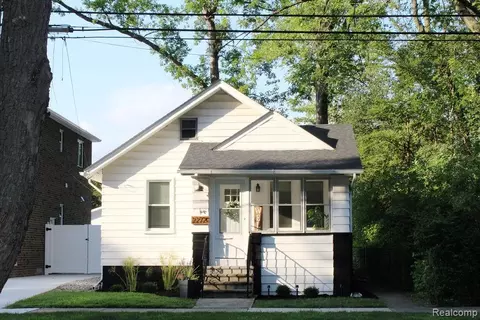 22720 Cleveland St, Dearborn, MI 48124