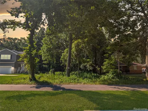 0000 W 9 Mile Rd, Southfield, MI 48075
