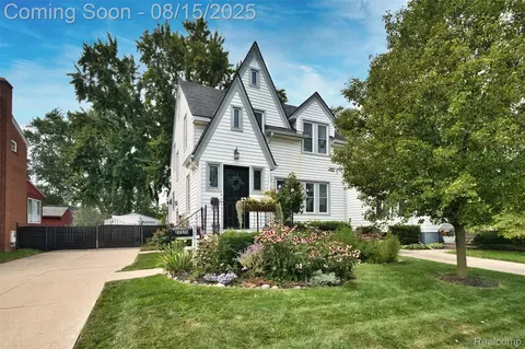 22520 Fresard St, Saint Clair Shores, MI 48080