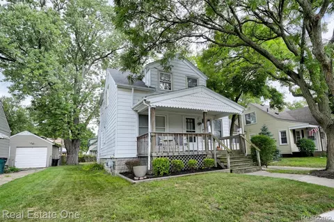 1364 W Saratoga St, Ferndale, MI 48220
