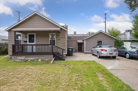 8240 Westpoint St, Taylor, MI 48180