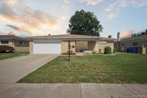 29164 Aline Dr, Warren, MI 48093