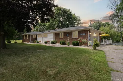 16140 Fish Lake Rd, Holly, MI 48442