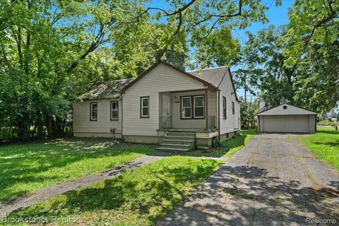 19501 Filmore St, Southfield, MI 48075