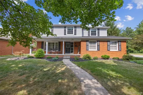 1 Snow Ct, Dearborn, MI 48124