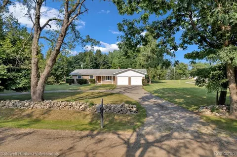 3252 Hosner Rd, Dryden, MI 48428