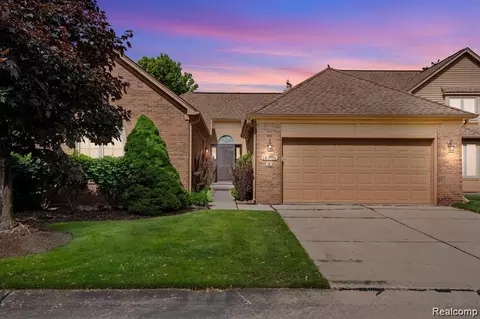 18900 Carriage Ln, Riverview, MI 48193