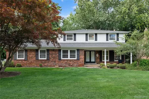 3515 Cedarcrest Ct, Washington, MI 48094