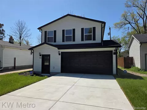 1116 E Hayes Ave, Hazel Park, MI 48030
