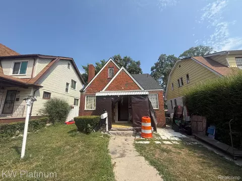 7450 Pilgrim St, Detroit, MI 48238