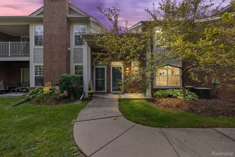 15457 Claremont Dr N, Clinton Township, MI 48038
