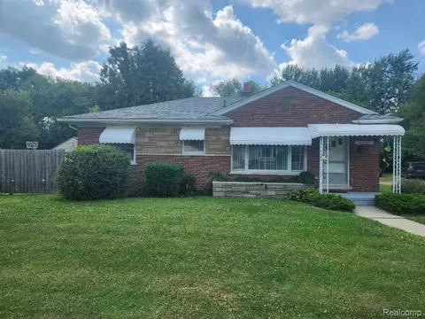 21857 Pleasant Ave, Eastpointe, MI 48021