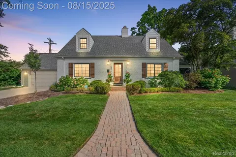 1132 Northlawn Blvd, Birmingham, MI 48009