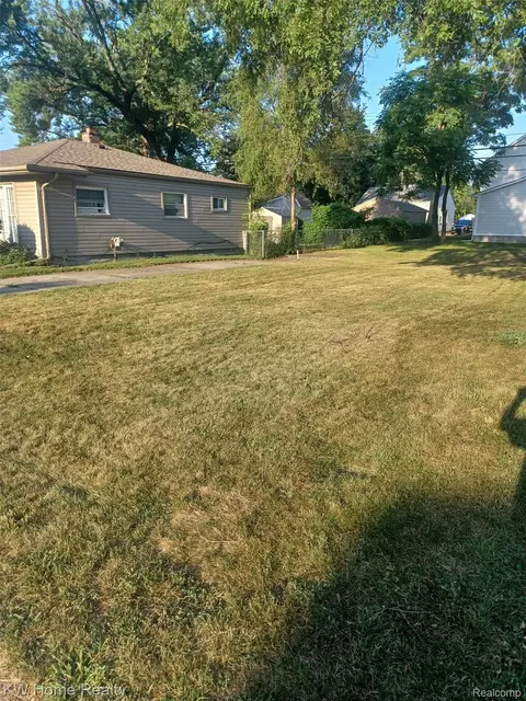 0 Cayuga Ave, Hazel Park, MI 48030